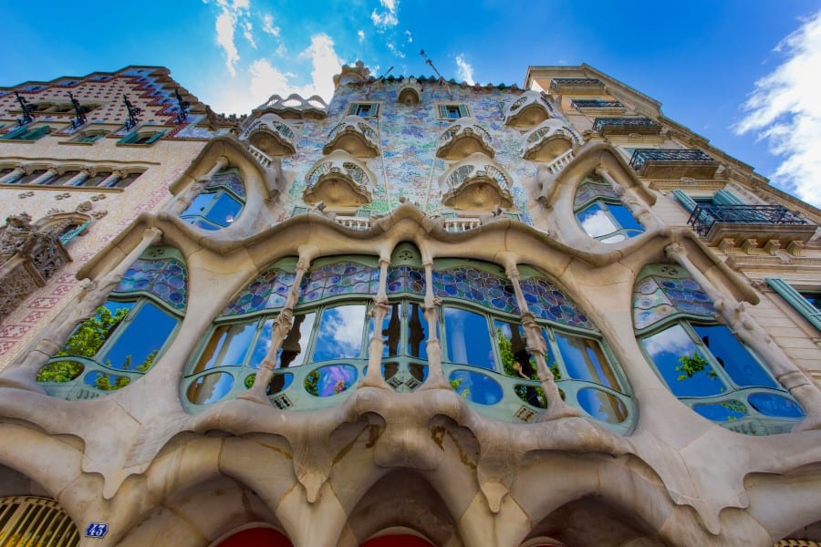 Дом Бальо в Барселоне (Испания)