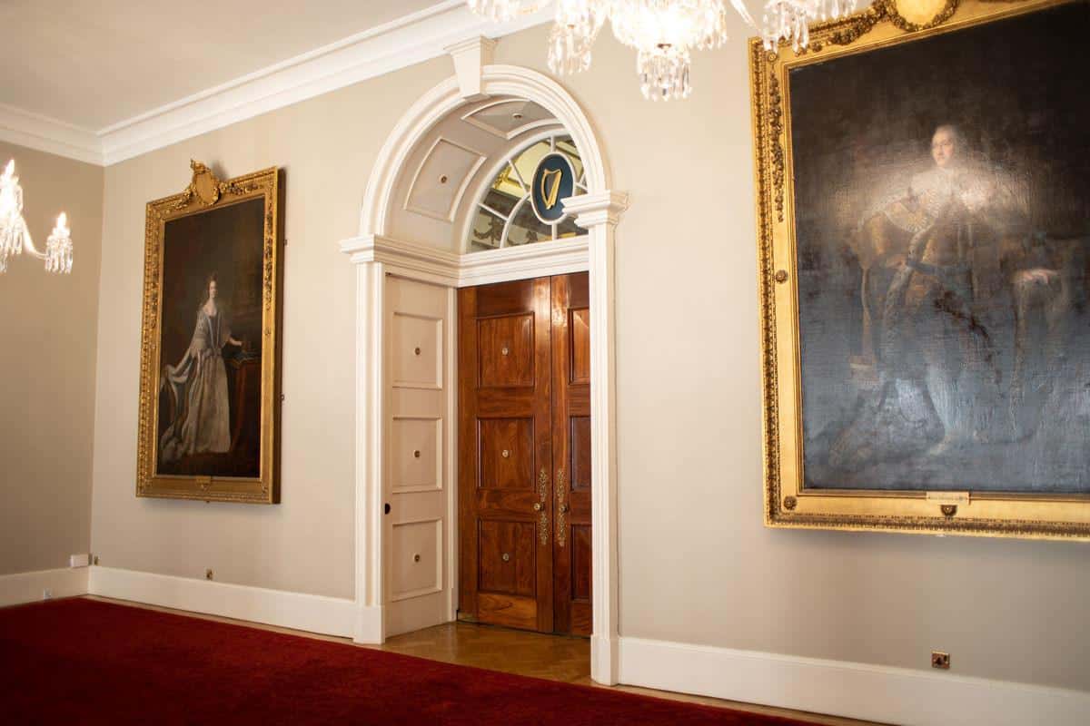 Комнаты Дублинского замка с картинами