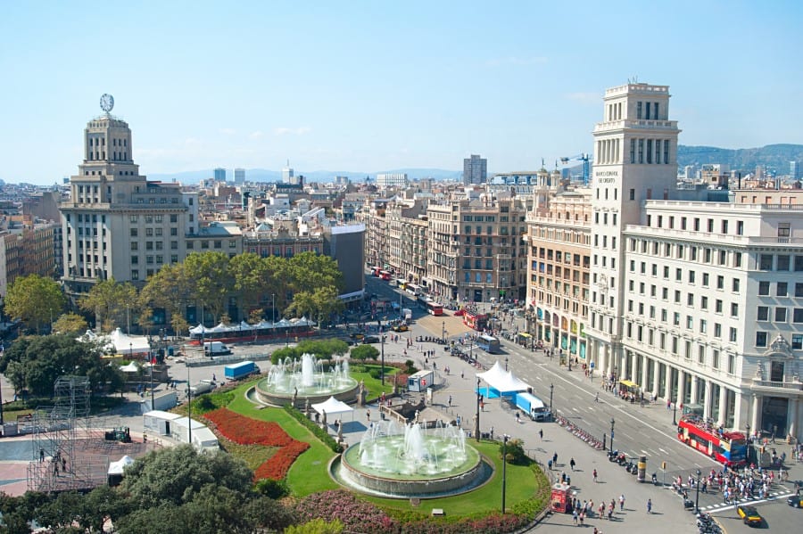 Площадь Каталонии в Барселоне (Испания)
